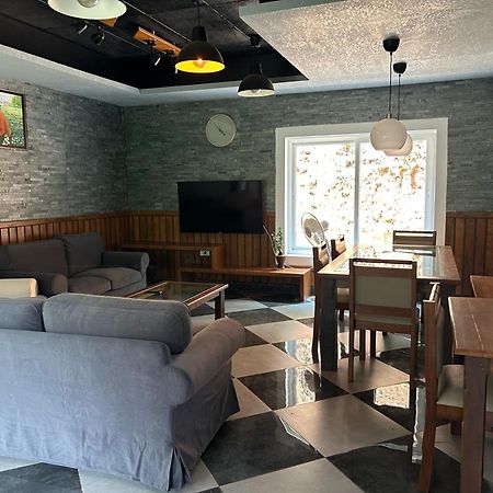 Kv By Halcyon Traveltech Apartment Anachal Luaran gambar