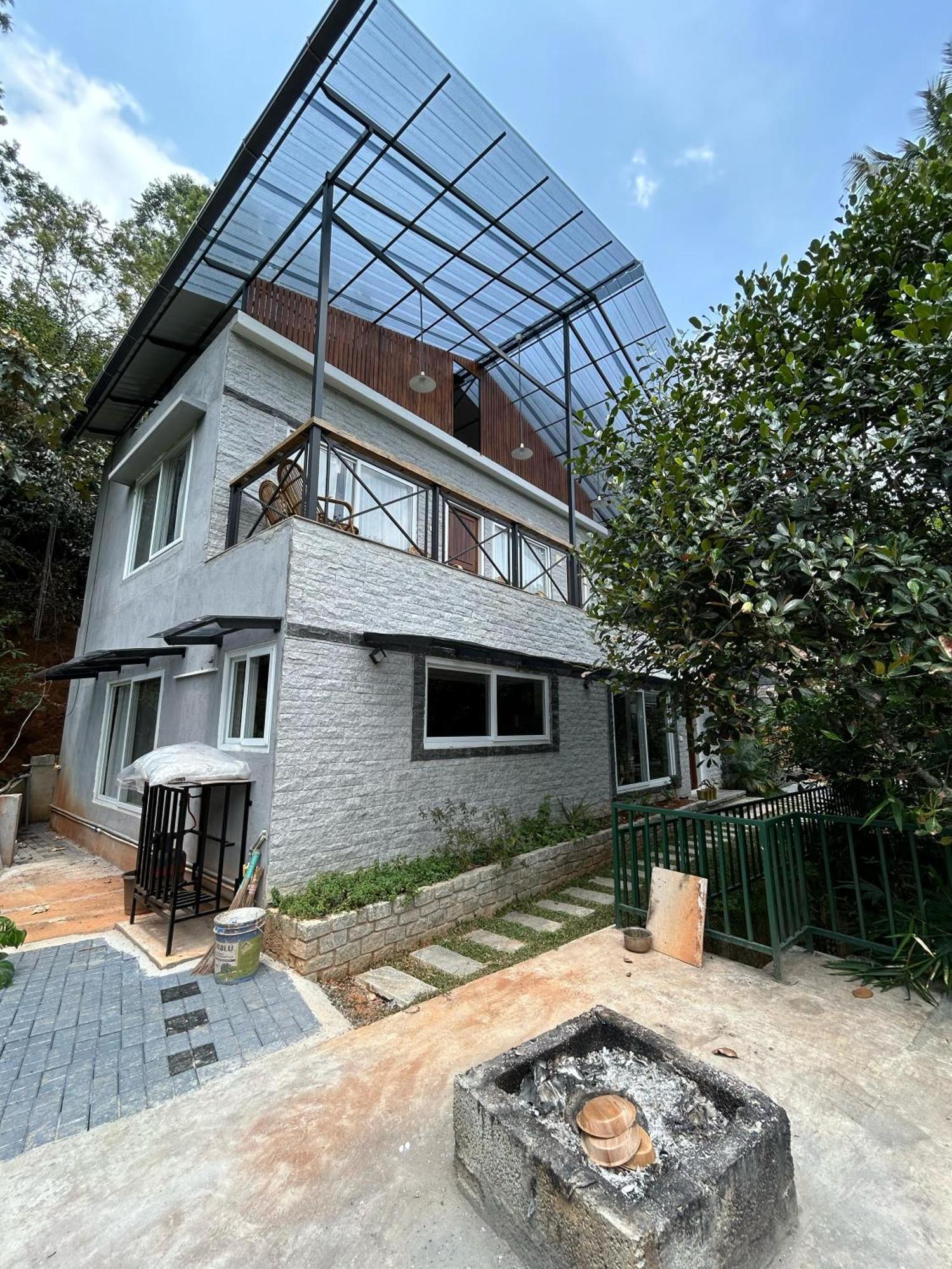 Kv By Halcyon Traveltech Apartment Anachal Luaran gambar