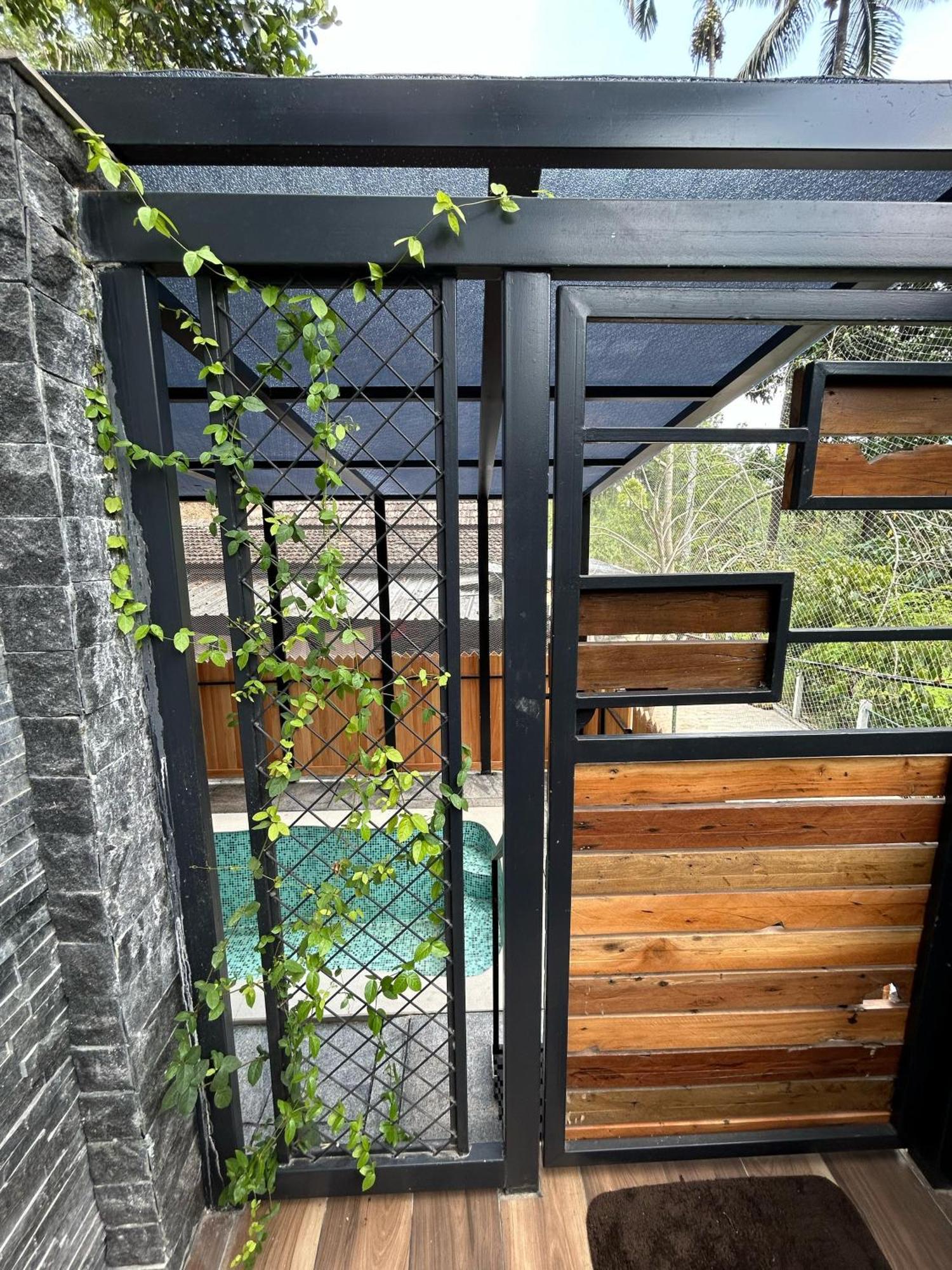 Kv By Halcyon Traveltech Apartment Anachal Luaran gambar