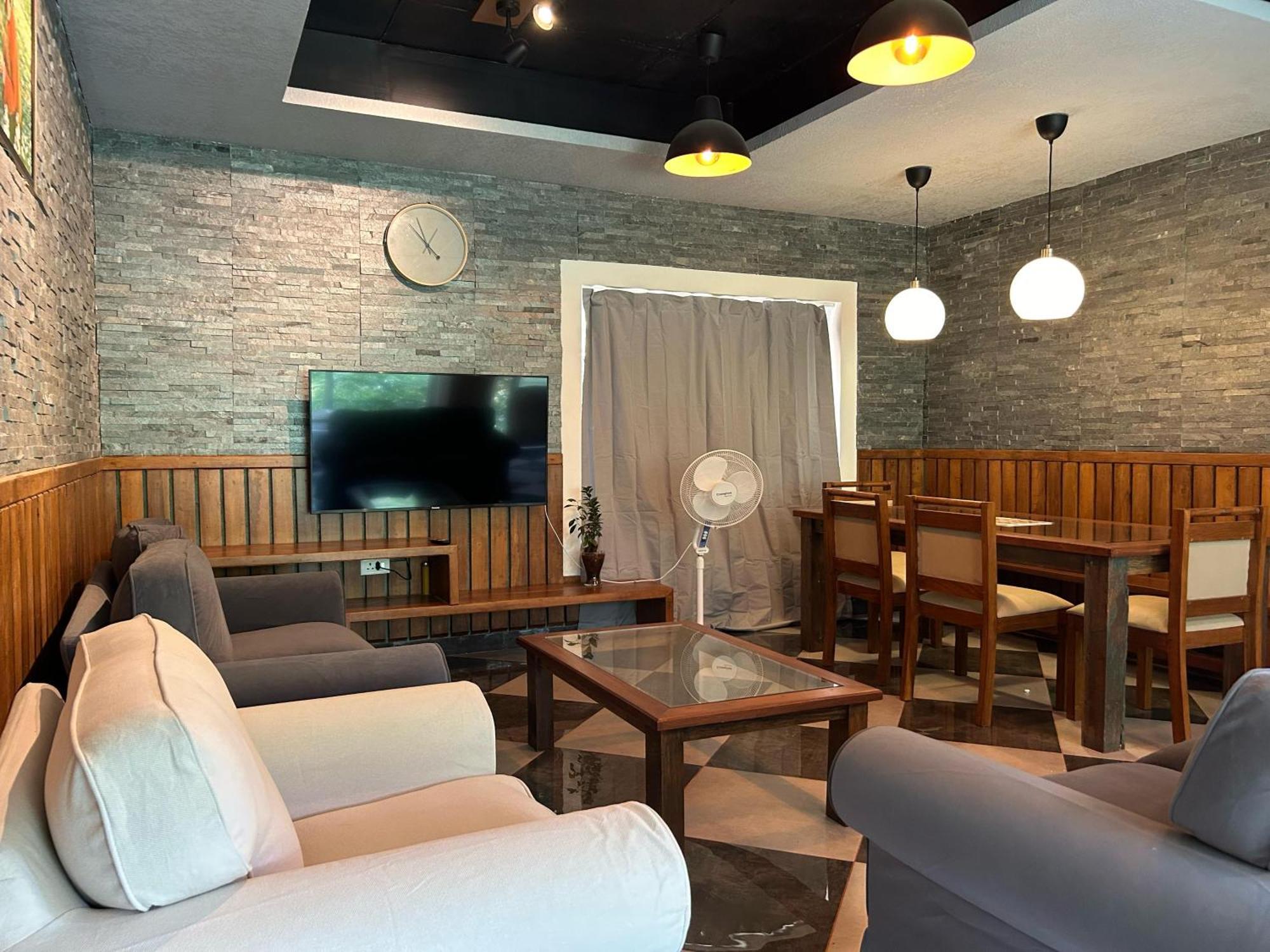 Kv By Halcyon Traveltech Apartment Anachal Luaran gambar