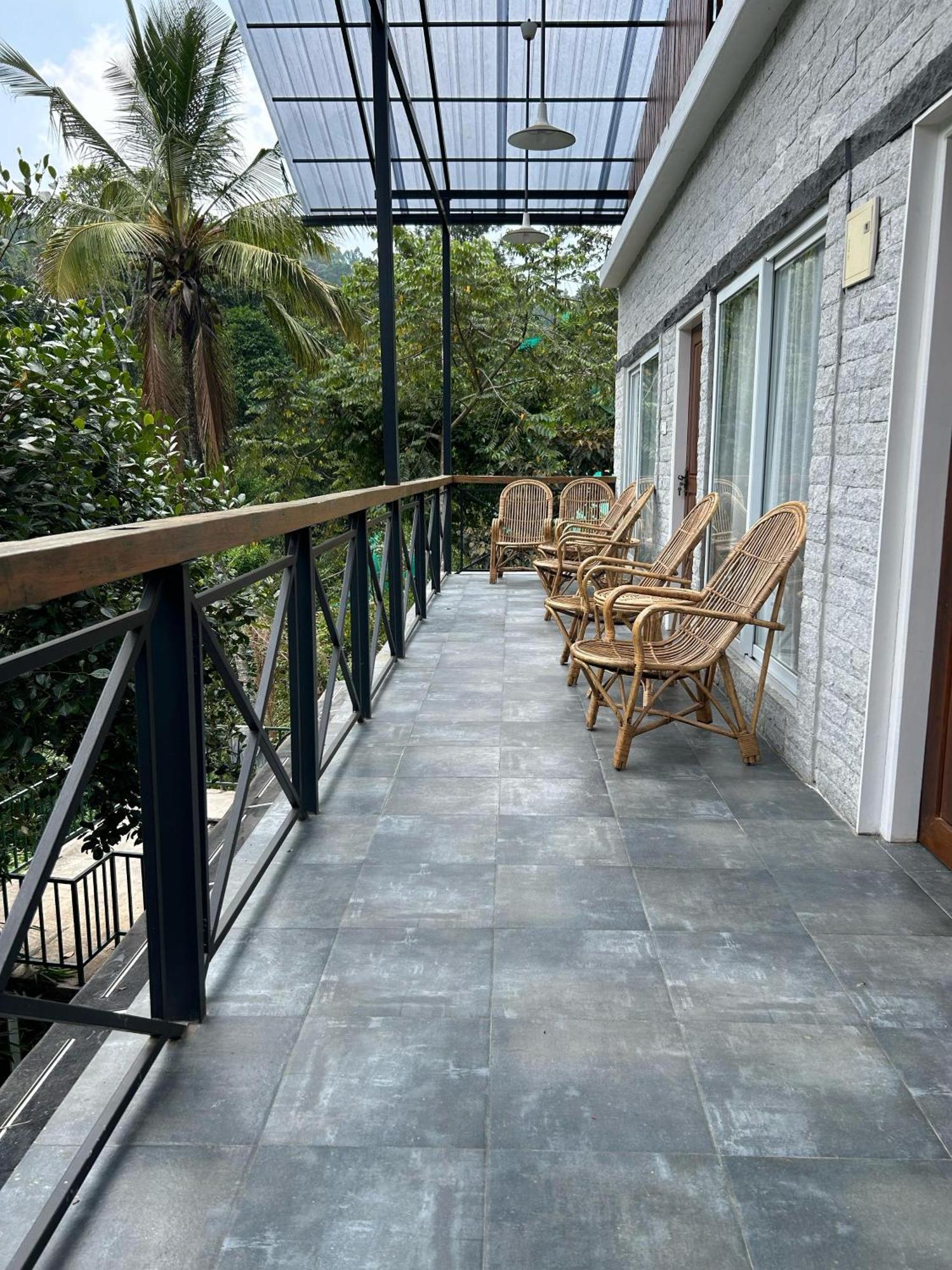 Kv By Halcyon Traveltech Apartment Anachal Luaran gambar
