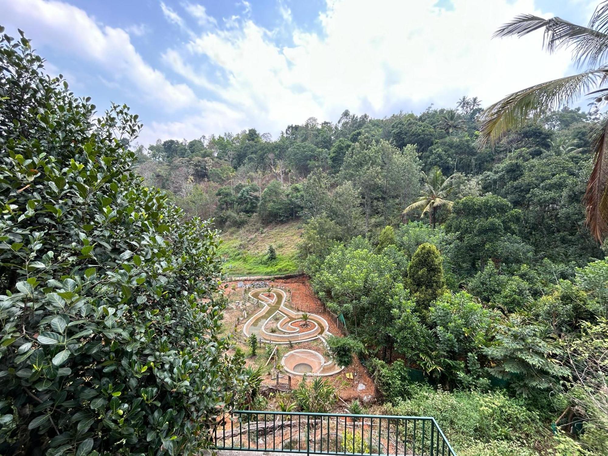 Kv By Halcyon Traveltech Apartment Anachal Luaran gambar