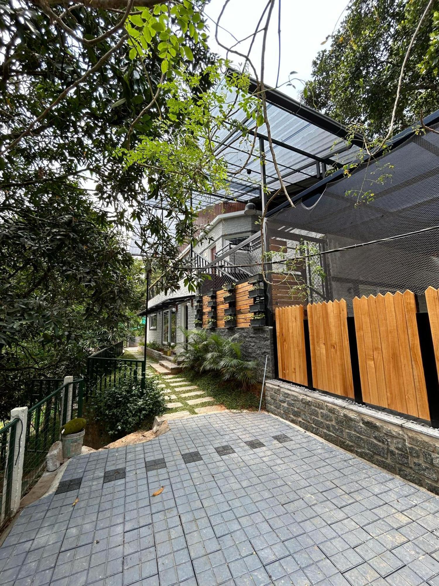 Kv By Halcyon Traveltech Apartment Anachal Luaran gambar