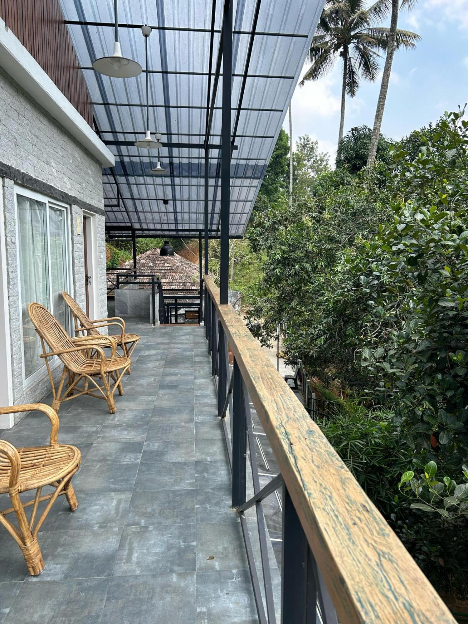 Kv By Halcyon Traveltech Apartment Anachal Luaran gambar