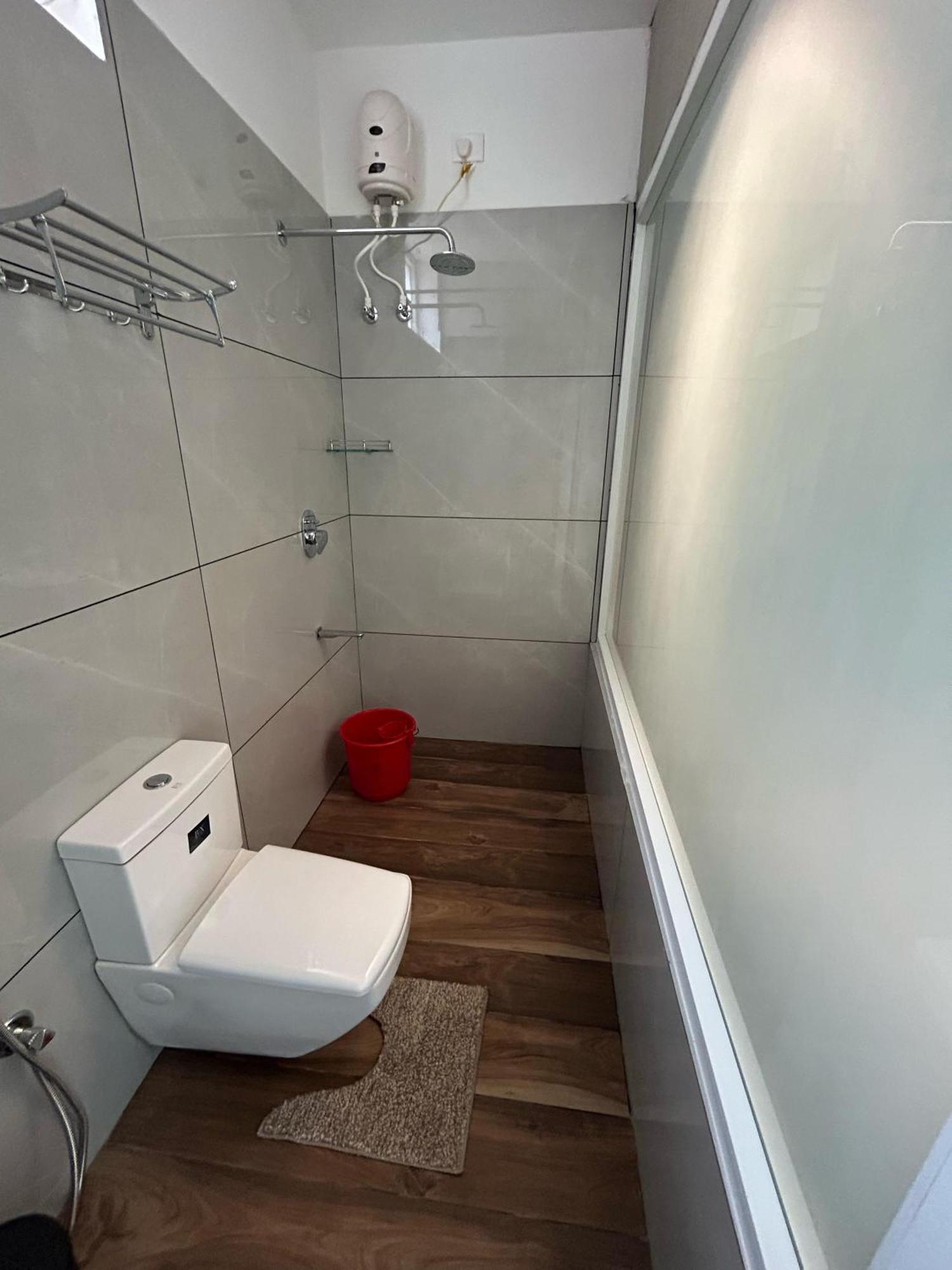 Kv By Halcyon Traveltech Apartment Anachal Luaran gambar
