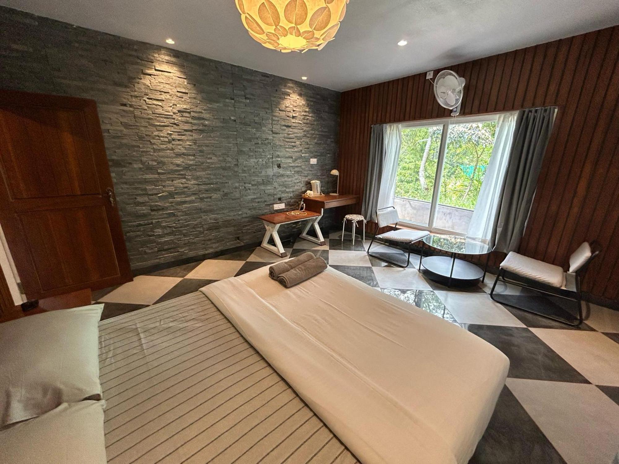 Kv By Halcyon Traveltech Apartment Anachal Luaran gambar